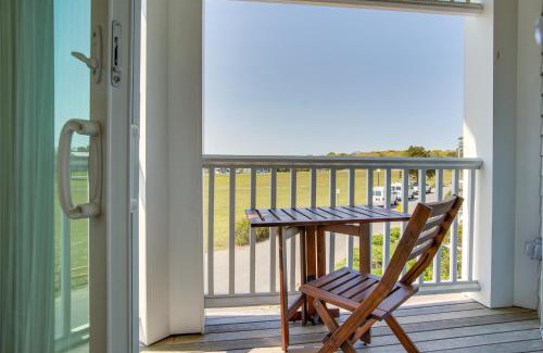 Oak Bluffs Apartment | Breezy Oak Bluffs Condo - Steps to Inkwell Beach!