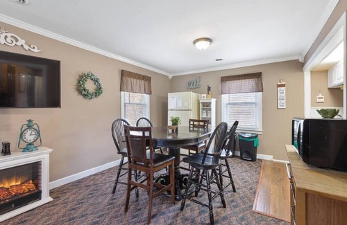 Goodlettsville House | Brenda Lee History 4BR Retreat | Pool, Hot Tub