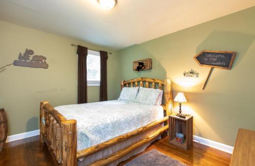 Goodlettsville Apartment | Brenda Lee History 2BR Villa Pool Hot Tub