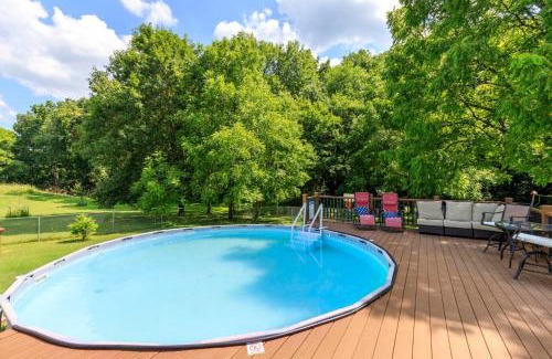 Goodlettsville Villa | Brenda Lee History 4BR Retreat Pool Hot Tub