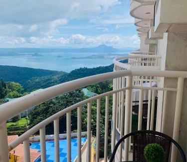 Silang Junction South Apartment | Brent Condotel in Tagaytay with Gorgeous Sunrise by the Balcony