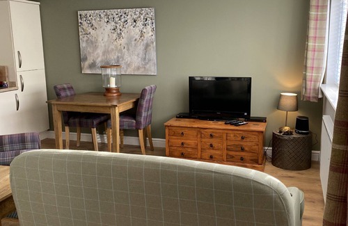 Foolow Cottage | Brewers Cottage - sleeps 2 guests in 1 bedroom