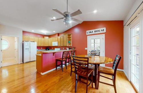 Westlake Corner House | Briarcliff