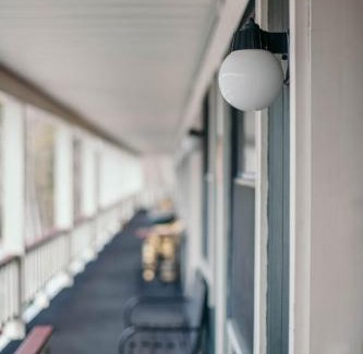 Lincoln Hotel | Briarwood motor inn