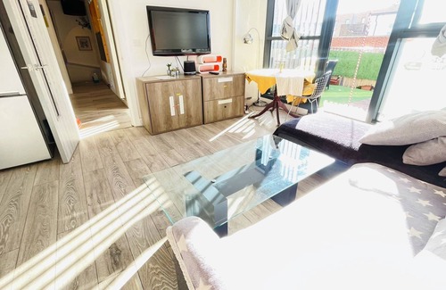 Hackney Downs Apartment | Brick lane modern Penthouse with city view