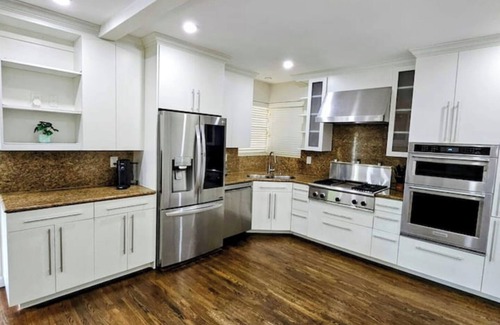 Northeast Coconut Grove House | Brickell Enclave/Sunny Retreat with pool