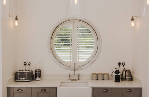 Whippingham Cottage | Brickworks and Vines - Luxury Cottages