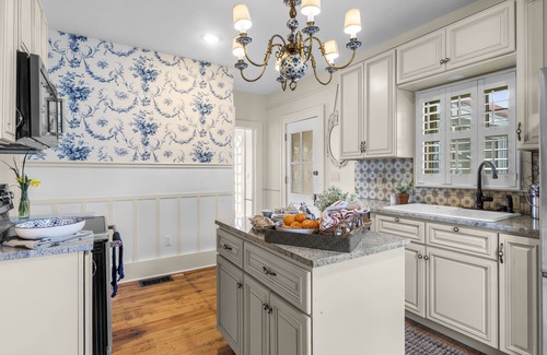 Cape Girardeau House | “Brickyard”-Recently Remodeled Dutch Colonial Revival in Downtown Cape Girardeau