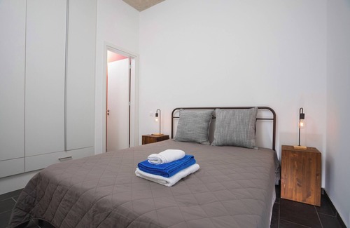 Historical Center Apartment | Bridge House 103 - 2Br Modern Apt close to beach and city centre