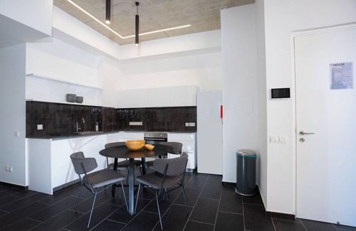Historical Center Apartment | Bridge House 202 - 2BR Modern Apt close to the beach and city centre