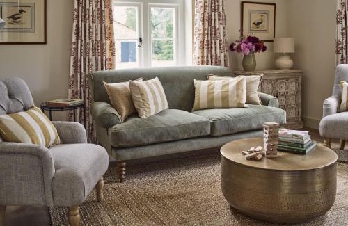 Hertford House | Bridge House at Woodhall Estate