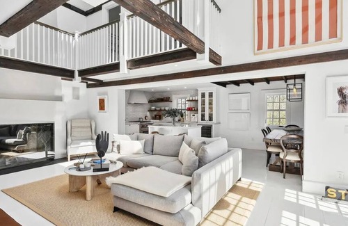 Bridgehampton House | Bridgehampton Renovated Luxe Farmhouse - Your Dream Vacation Home Awaits!