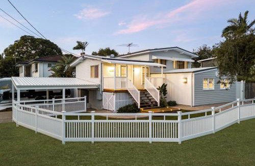 Margate House | Bridgeport pet-friendly Pool Getaway