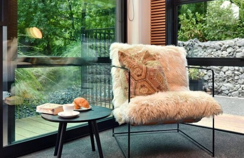 Heathcote Valley House | Bridle Path Retreat - Magical award-winning accommodation