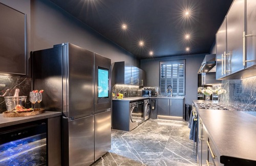 Blackburn House | Brierley Club Hideaway: North West’s Chic 7-Star Retreat