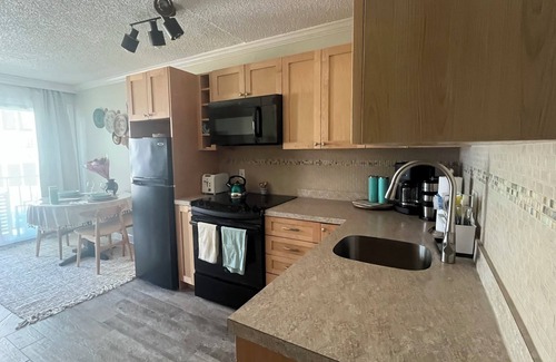 Southend Condo | Brigantine Beach Block Condo, Beautifully Renovated, Just Steps to the Ocean!