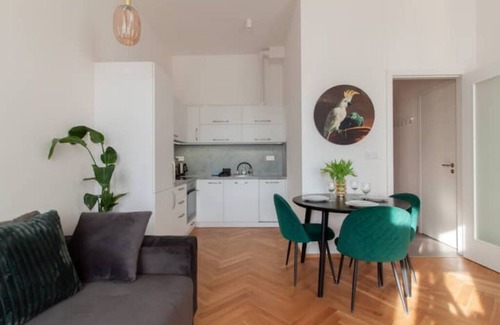Vinohrady Apartment | Bright 1 BDR flat near the centre