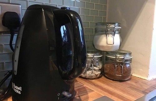 Brixton Apartment | Bright 1 bed apartment in Brixton + WiFi
