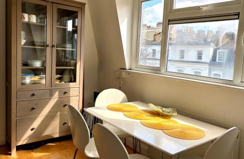 Earl's Court Apartment | Bright 1 Bedroom Central London