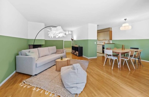 District 8 Apartment | Bright 1BR in Seefeld with Free Parking