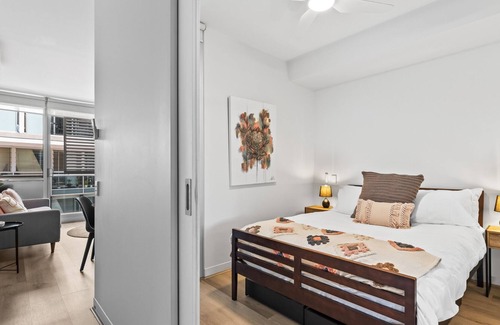 Fitzroy North Apartment | Bright 2-Bed Abode by Edinburgh Park & Amenities