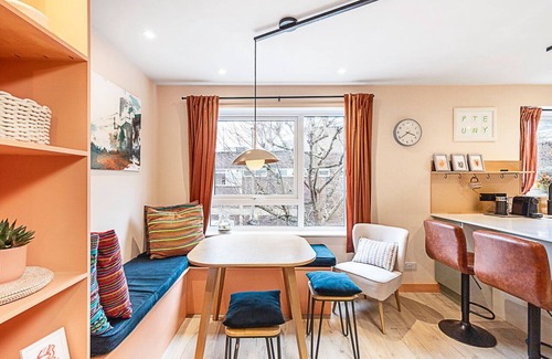 Thamesfield Apartment | Bright 2-Bed Home Near Putney Riverside