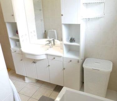 Teigar Apartment | Bright 2 Bedroom Apartment in Reykjavik