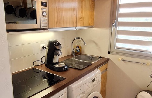 Meschers-sur-Gironde Apartment | Bright 2-Room Apartment with Terrace and Parking, Close to Beaches and Shops