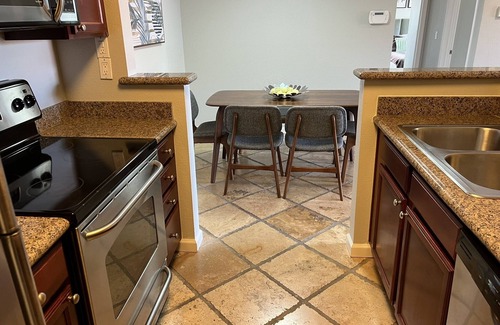 Willow Glen Condo | Bright 2B2B near Santana Row