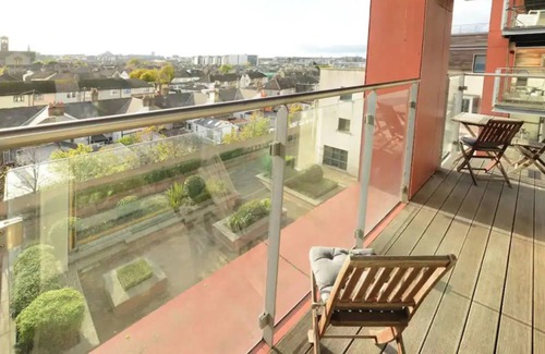 Dublin Apartment | Bright 2BD Flat With Private Balcony - Dublin