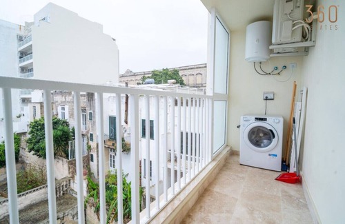 Il-Balluta Apartment | Bright 2BR home Near Sea with Ac's in St Julians