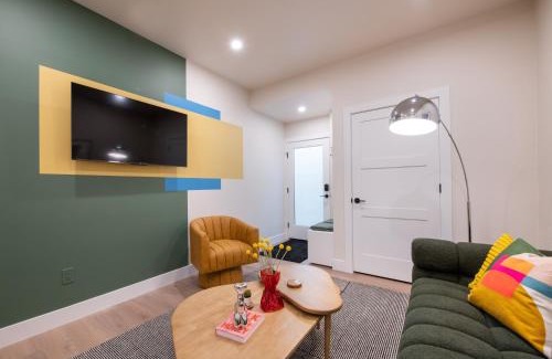 Berkeley House | Bright 2br Suite Near Tennyson W Fenced Patio