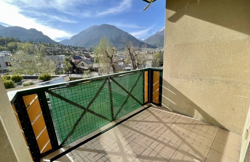 Briancon Apartment | Bright 50 M² With Balcony And View On The Valley