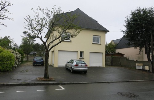 Saint-Ideuc Apartment | Bright 70m² (2 bedrooms/4-6 p.), Wi-Fi, beach 350m, quiet area, near shops.