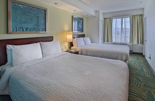 Greensboro Hotel | Bright, All-Suite Stay in Greensboro—Breakfast, Pool, Gym, Near Coliseum