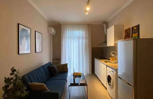 Old Boulevard Apartment | Bright and airy apartment N8B