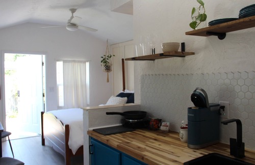 Riviera Beach Cottage | Bright and airy studio 10 minutes from downtown West Palm Beach!