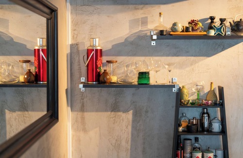 Holland Village Apartment | Bright and Beautiful Eclectic Loft near City Centre/NUS/INSEAD