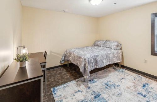 Ontario Apartment | Bright and Connected Your Ideal Getaway