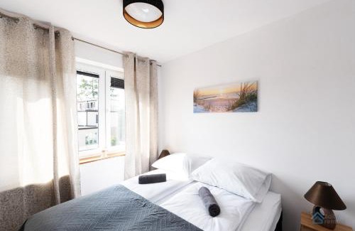 Orlowo Apartment | Bright and Cosy 3city Apartment in Gdynia with Balcony by Noclegi Renters