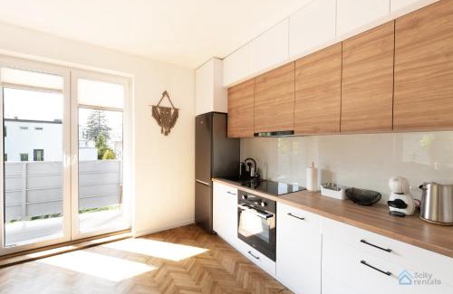 Orlowo Apartment | Bright and Cosy 3city Apartment in Gdynia with Balcony by Noclegi Renters