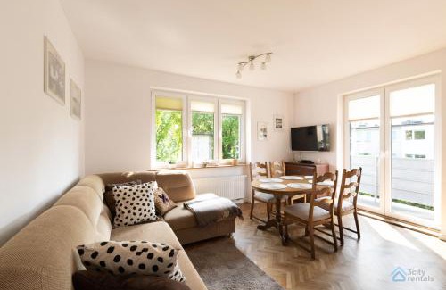 Orlowo Apartment | Bright and Cosy 3city Apartment in Gdynia with Balcony by Noclegi Renters