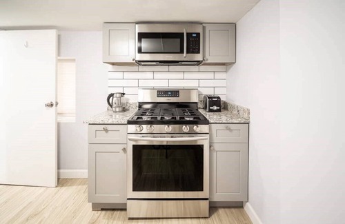 Logan Square Apartment | Bright and Cozy 1BR Apartment in Logan Square!
