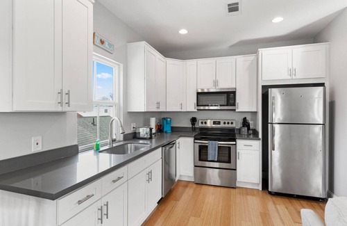 Mid-City House | Bright and spacious Mid-City home, perfect for families or couples.