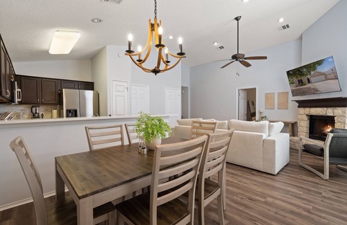 Springbrook House | Bright and spacious 3B home in Round Rock