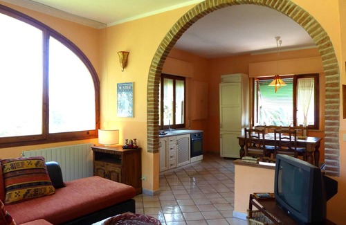 Mazzanta Apartment | Bright and wide apartment only 100 mt from the sea