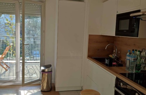 L'Hay-les-Roses Apartment | Bright apartment near Paris, terrace, parking