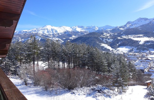 Barcelonnette Apartment | Bright apartment 6/8 people overlooking Barcelonnette. Panoramic View.