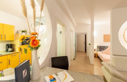 Outer Neustadt Apartment | Bright apartment in the city for couples or couples with a small child