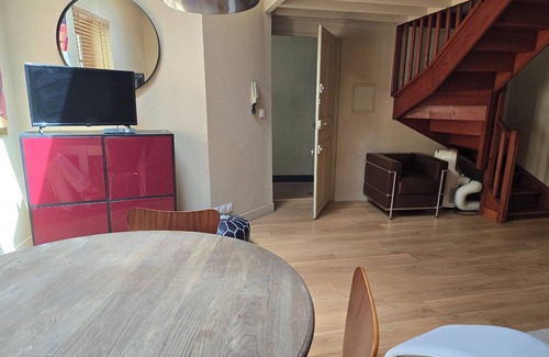 Nimes City Centre Apartment | Bright apartment in the historic heart of Nîmes